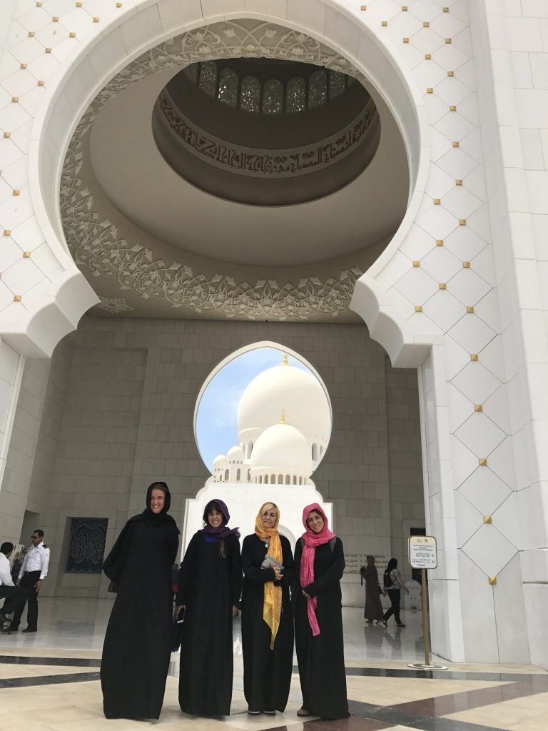 Viajar Juntas Dubai. Abu Dabi. Salidas grupales diseñadas y pensadas para mujeres. Viajes de mujeres en grupo.Viajamos Juntas por el mundo. Viajemos juntas en el proximo viaje